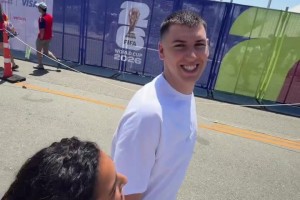 来看看托拜亚斯·哈里斯休赛期的训练，这投篮手感真柔和啊！