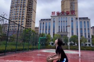 兄弟们，我感觉我打不过她！