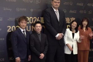 获得了大一一年的择偶权！厦门大学军训 新生扣篮表演名场面