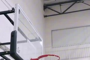 训练师克里斯·约翰逊晒马克西训练视频 小伙子这个夏天猛练❗️