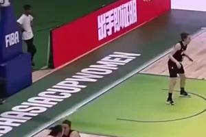 你还记得她吗？FIBA回顾邵婷国际赛场表现：转身的女王！