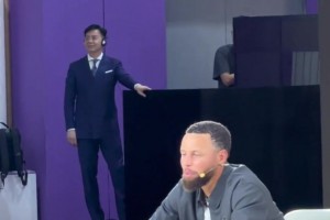 好美呀！女主持辰辰：从德国回来就马不停蹄的去看库里咯✌️