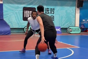 前CBA球员VS前NBA球员！孟博龙和特雷伯克百分大战完整版