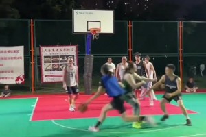苏群透露：拿球砸杨瀚森球迷是一名16岁高中生，已被批评教育