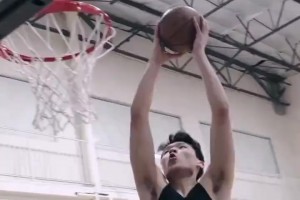 莫名其妙吃黄牌？穆帅自嘲：我只是站起来看一眼，这也有错？