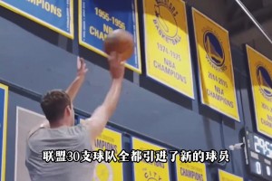 惨追梦配合扣篮 先被球砸一下 再被腿踢一脚 球还没扣进