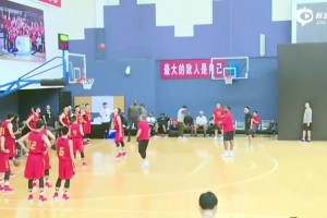 奥尼尔力挺詹姆斯：他不是追逐戒指，他的夺冠之路走得堂堂正正