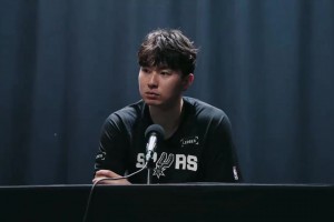 个人未来悬而未决，詹姆斯亲自回应转会流言