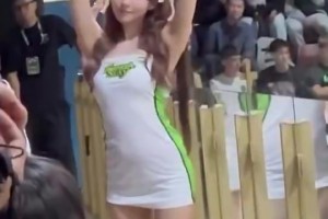 NBA有什么好看的？来看小姐姐打球不是更好看？