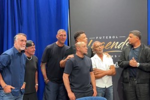 网友：这几位老男孩站在一起足以让整个足坛震动