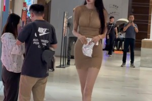 两米姐姐又来逛商场啦 “诺姐”这一身气质超绝